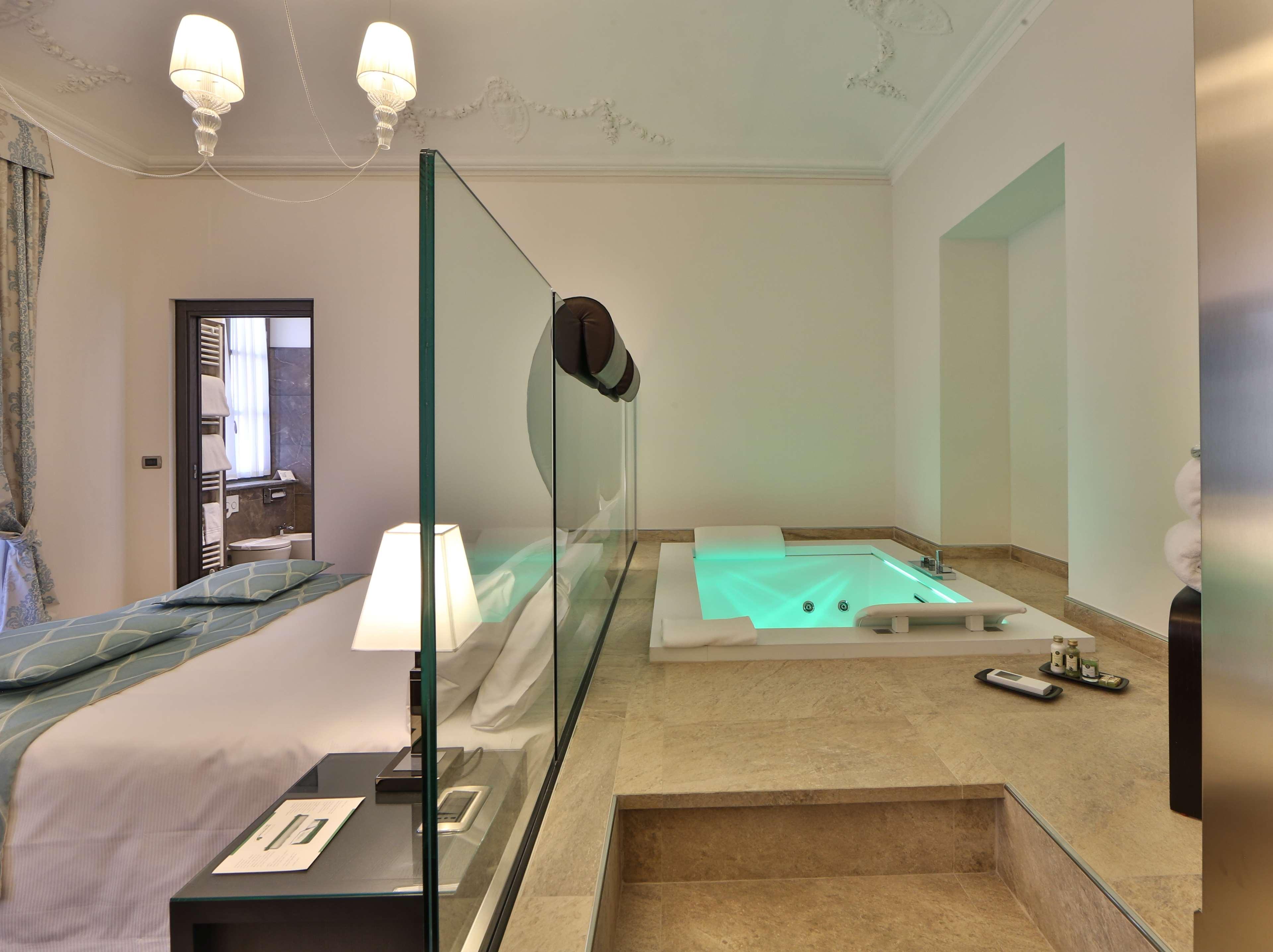 Western Genova Hotel 4*