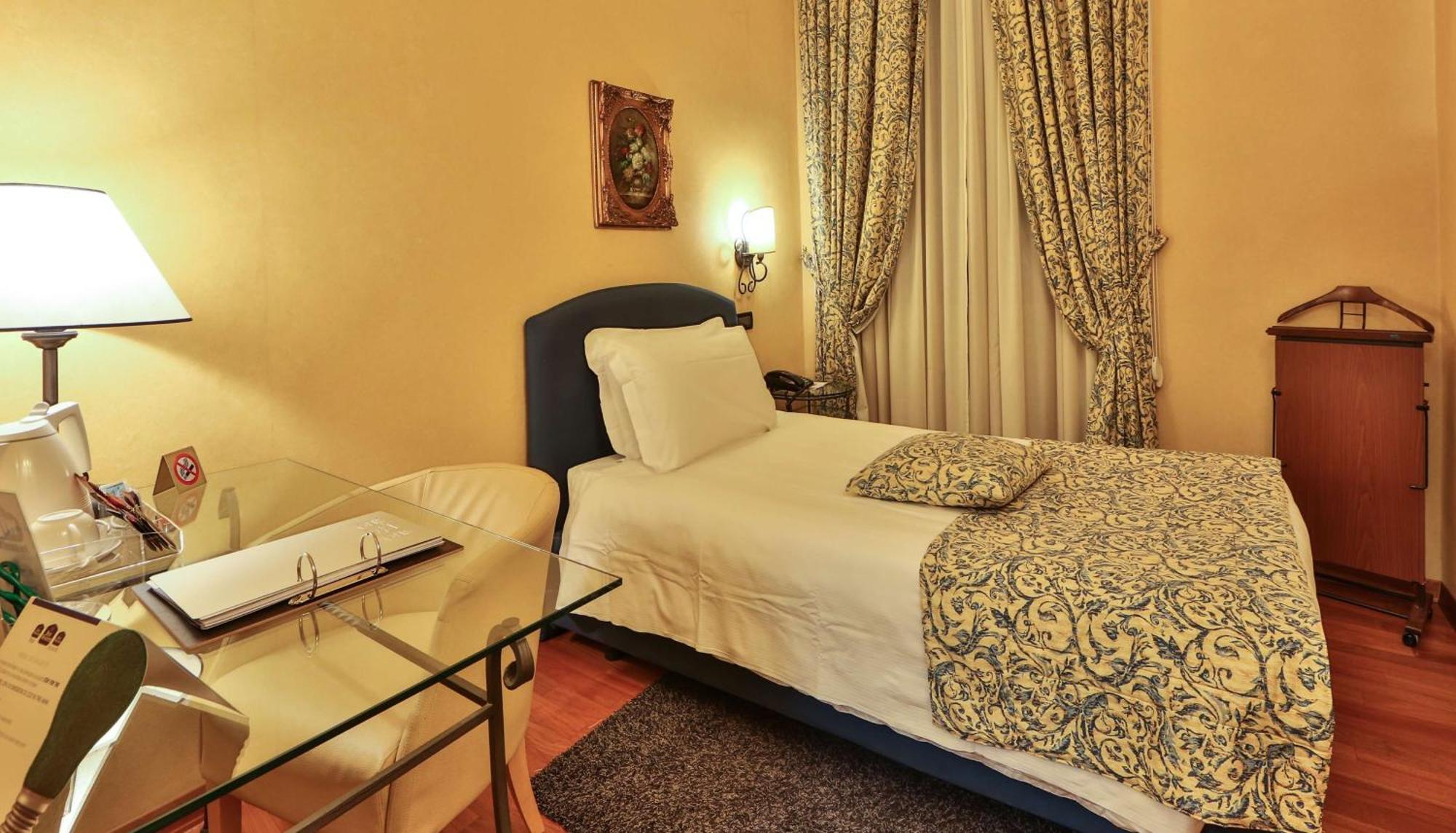 Western Genova Hotel 4*