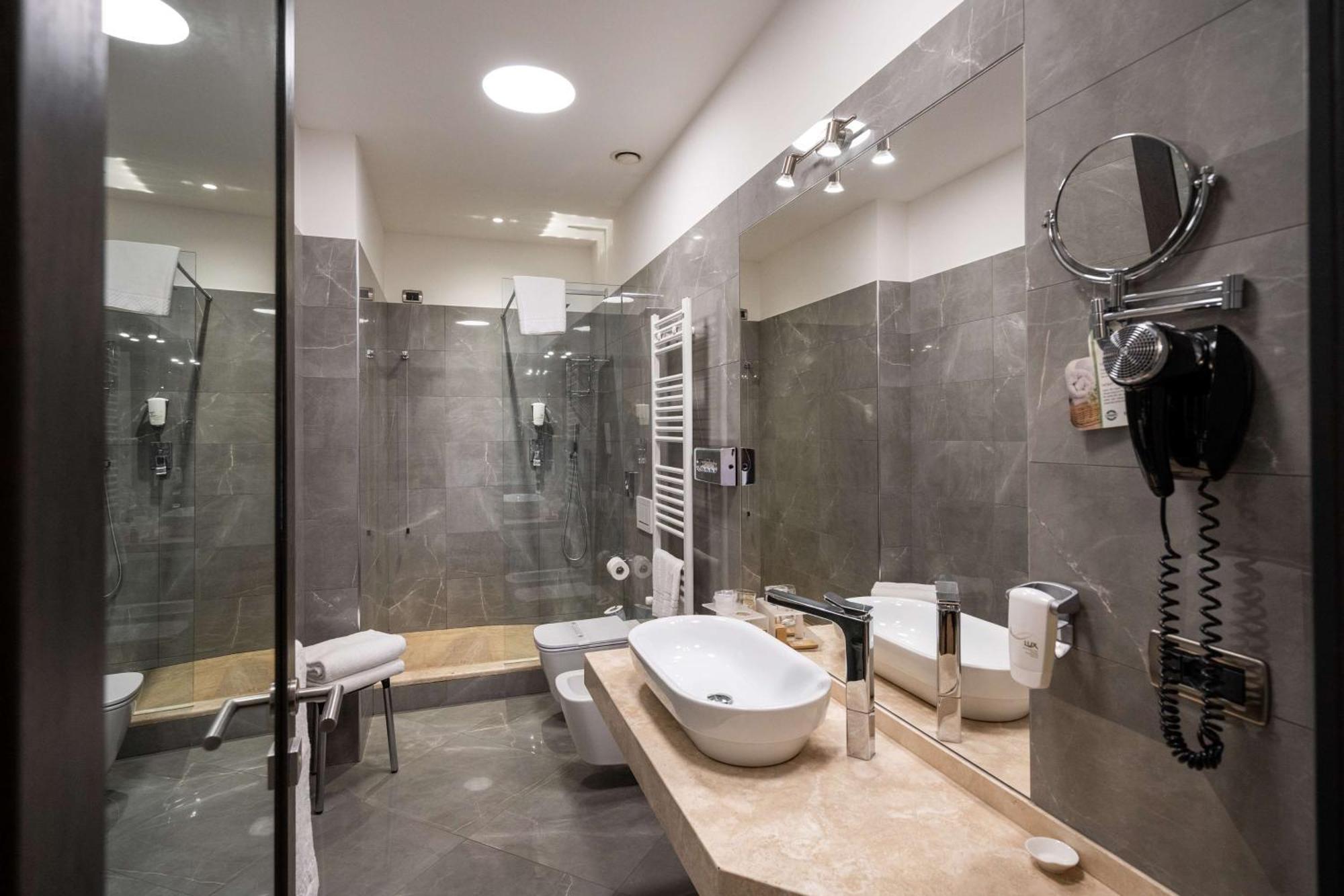 Western Genova Hotel