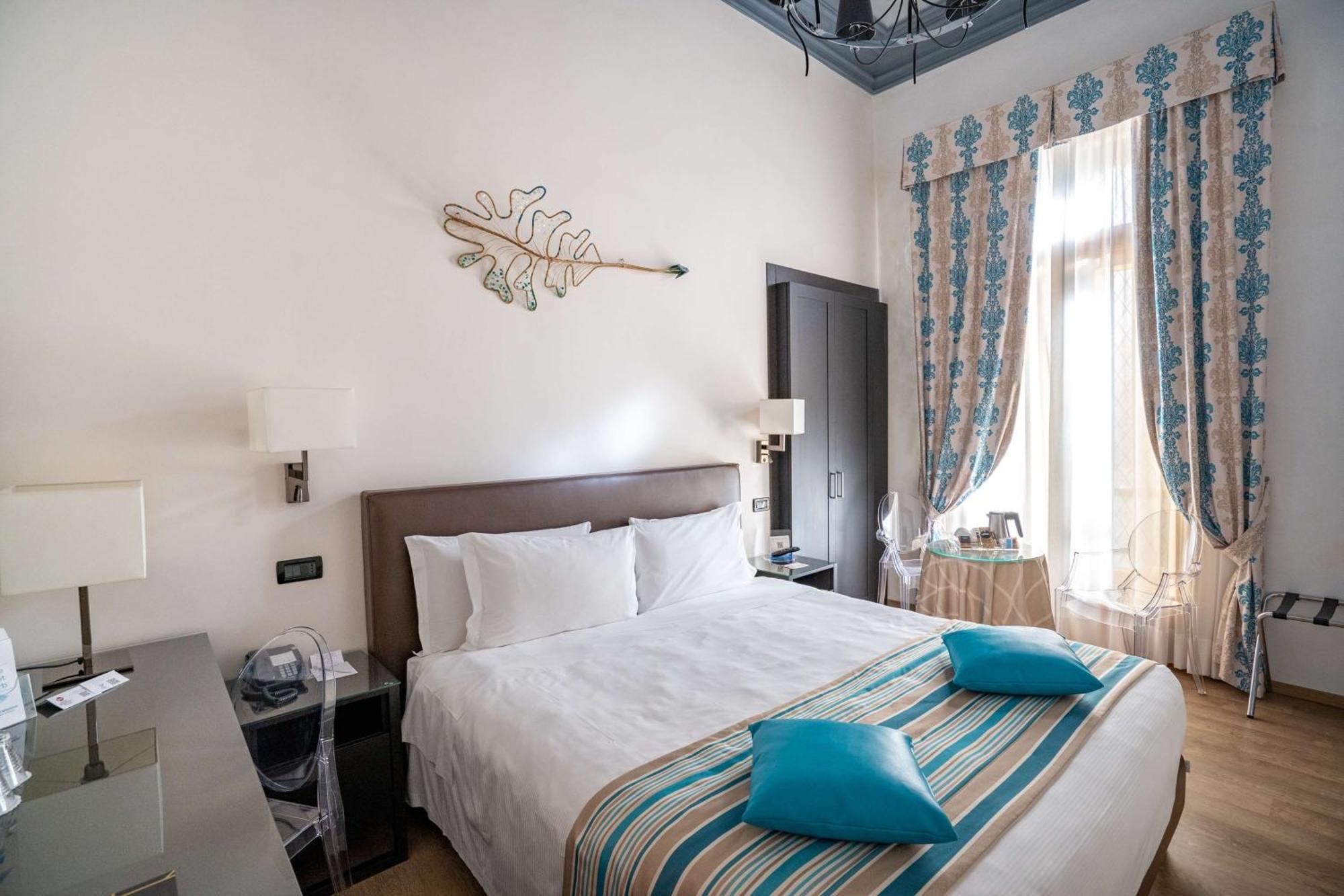 Western Genova Hotel 4*